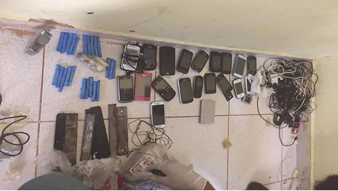 Celulares, videos games, estoques e maconha foram apreendidos em celas de três pavilhões de Presídio Estadual em Rio Branco.