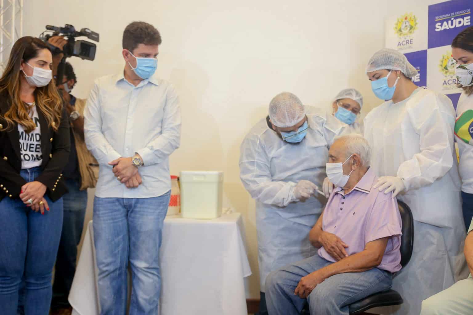 Primeira-Vacina-Covid-19-13-1536×1024 Foto: Neto Lucena/Secom