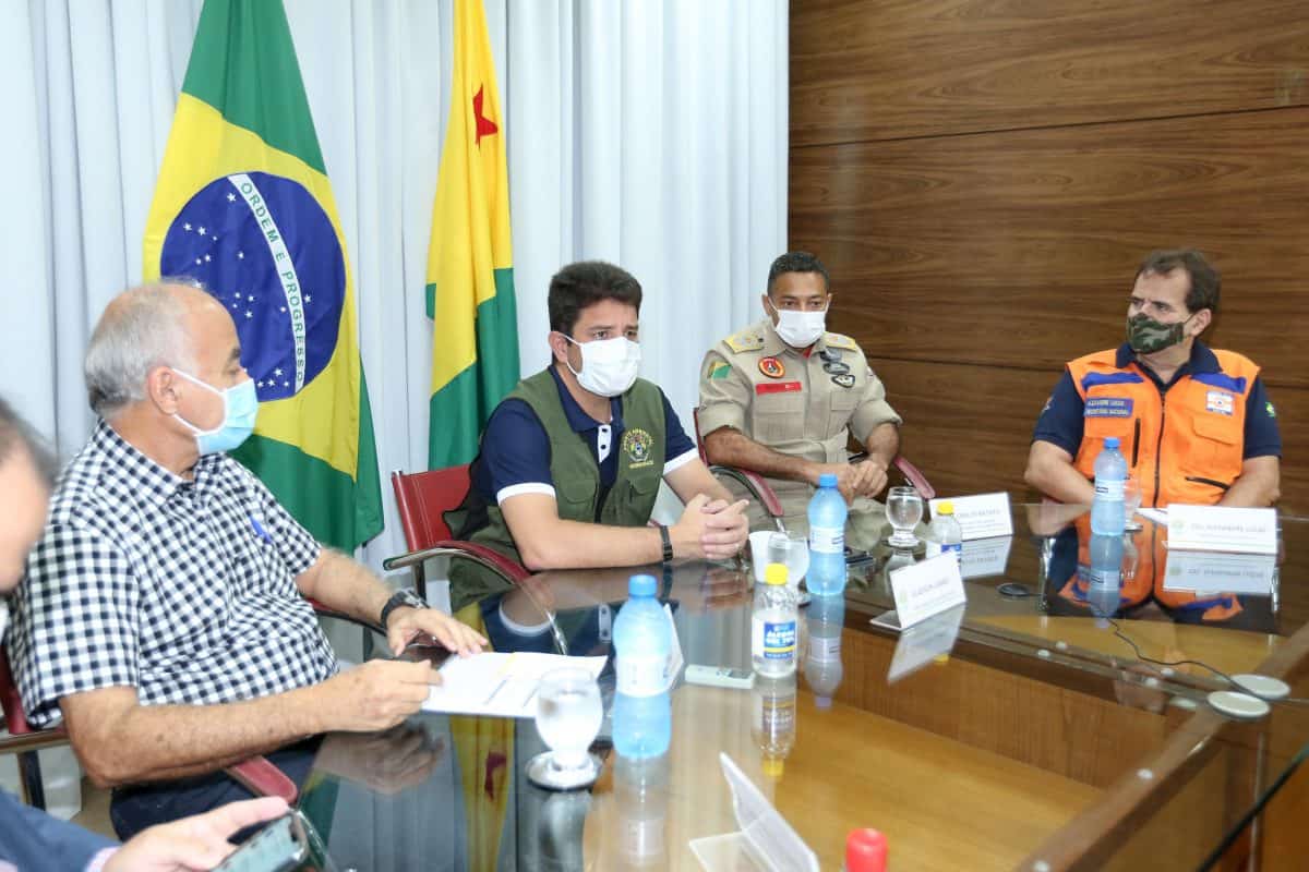 WhatsApp Image 2021-02-19 at 16.02.06 Governador Gladson Cameli afirmou que todos os esforços estão sendo feitos para socorrer a população afetada pela cheia dos rios Foto: Marcos Vicentti/Secom