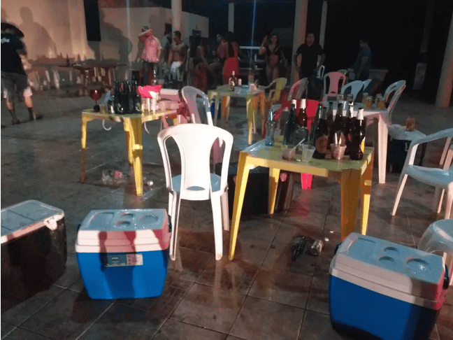 Screenshot_2021-03-15-Policia-encerra-festa-clandestina-na-1a-noite-de-fechamento-do-comercio-no-AC-mais-de-70-ocorrencias… Screenshot_2021-03-15-Policia-encerra-festa-clandestina-na-1a-noite-de-fechamento-do-comercio-no-AC-mais-de-70-ocorrencias...