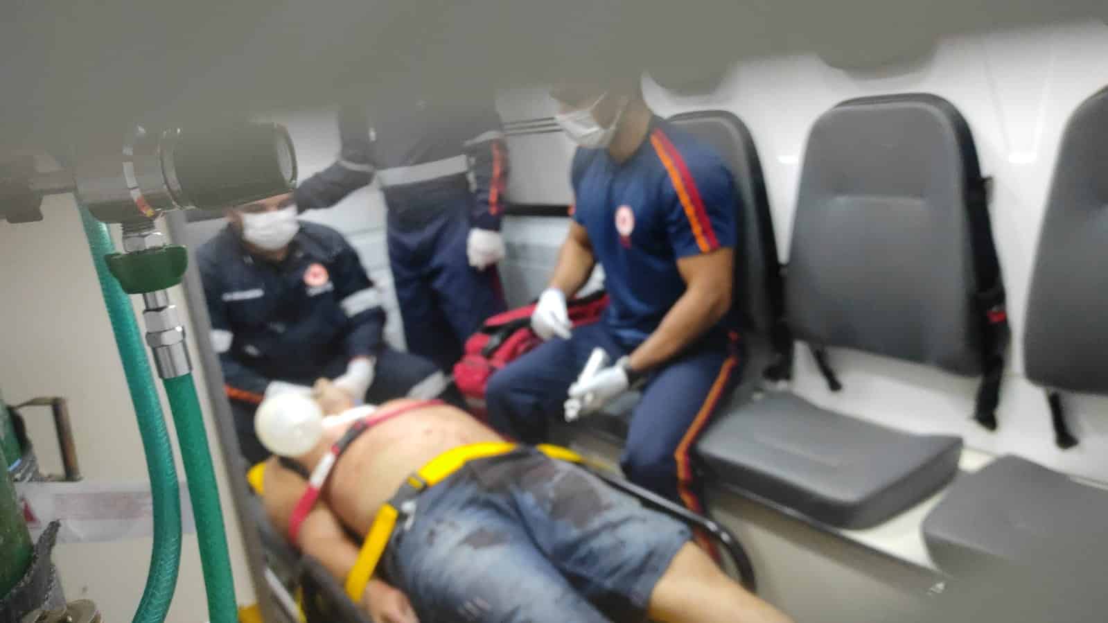 WhatsApp Image 2021-03-13 at 21.02.36 Homem morreu dentro da ambulância (Foto: Ithamar Souza/Ecos da Notícia)