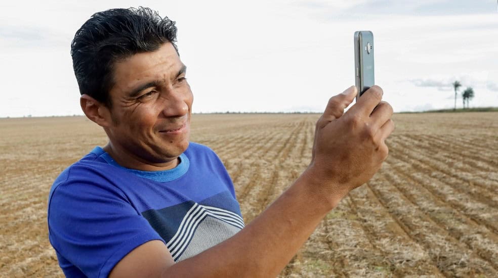 whatsapp-image-2021-03-24-at-09.55.26-2- Antonio Alexandre dos Santos Souza, de 32 anos, foi alfabetizado durante a pandemia — Foto: Álvaro Henrique / Secretaria de Educação do DF