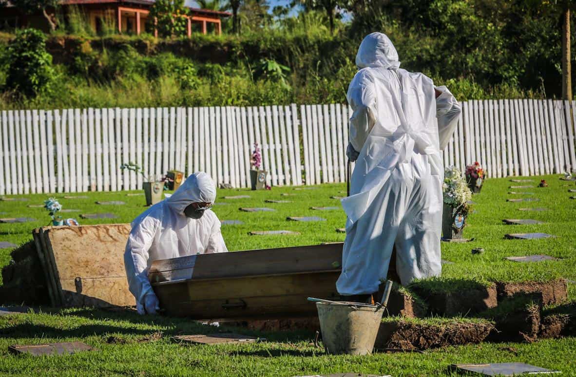 ENTERRO-MORTE-CORONA ENTERRO-MORTE-CORONA