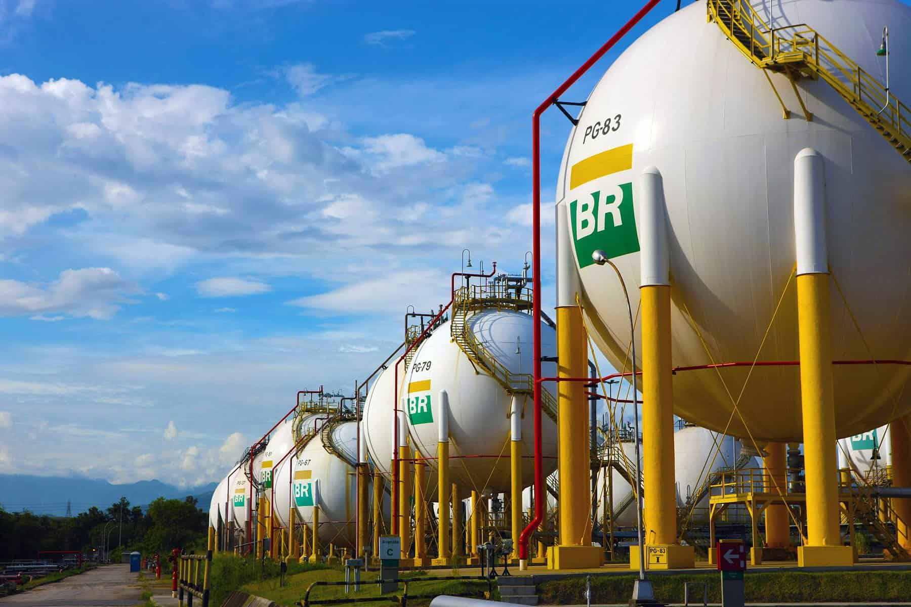 Esferas-de-armazenamento-de-Gas-Liquefeito-de-Petroleo-GLP-da-Refinaria-Duque-de-Caxias-Reduc-em-Duque-de-Caxias-RJ Esferas-de-armazenamento-de-Gas-Liquefeito-de-Petroleo-GLP-da-Refinaria-Duque-de-Caxias-Reduc-em-Duque-de-Caxias-RJ
