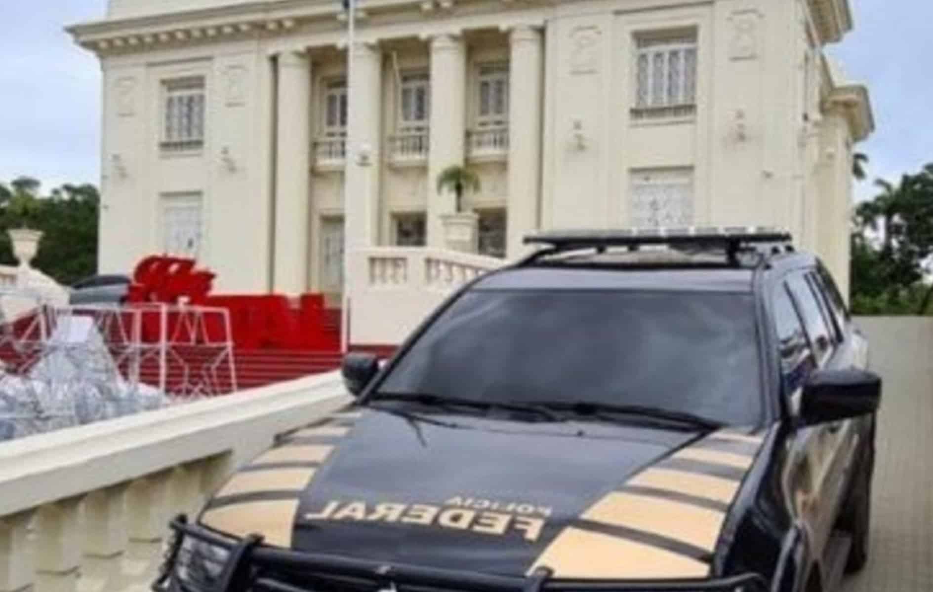 PicsArt_12-16-11.52.22