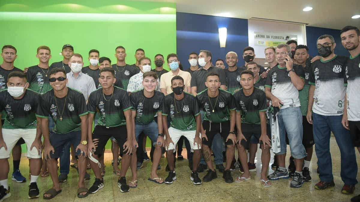 PicsArt_12-29-07.52.29