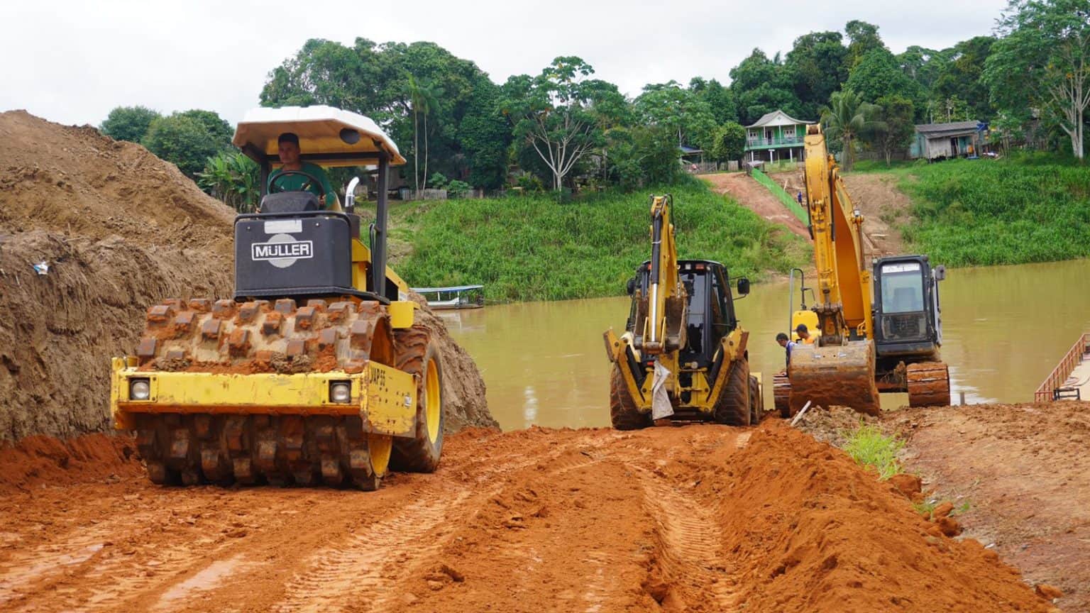 WhatsApp-Image-2021-11-30-at-17.15.45-1536×864 Construção de rampa para garantir acesso das famílias em Porto Acre. Foto: Luy Andriel – Ascom/Deracre