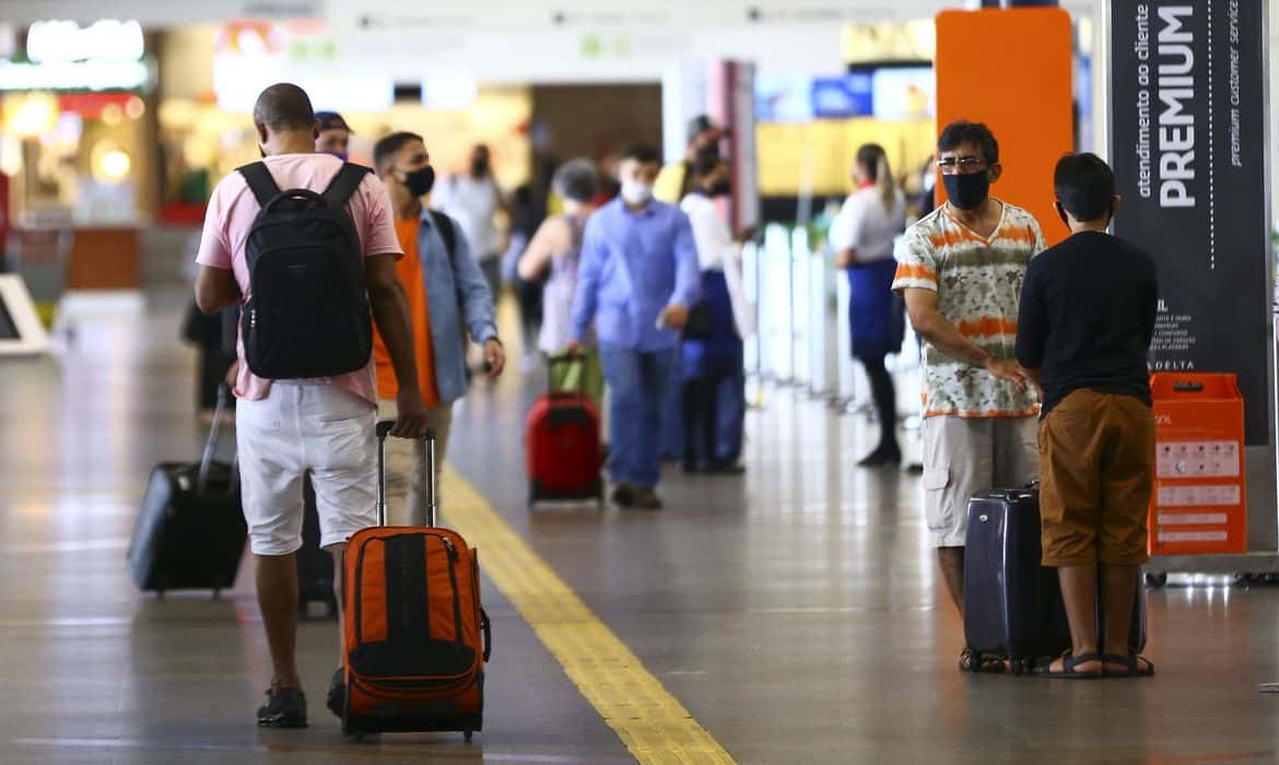 Movimentação de passageiros no Aeroporto Internacional de Brasília. Foto: Marcelo Camargo/Agência Brasil