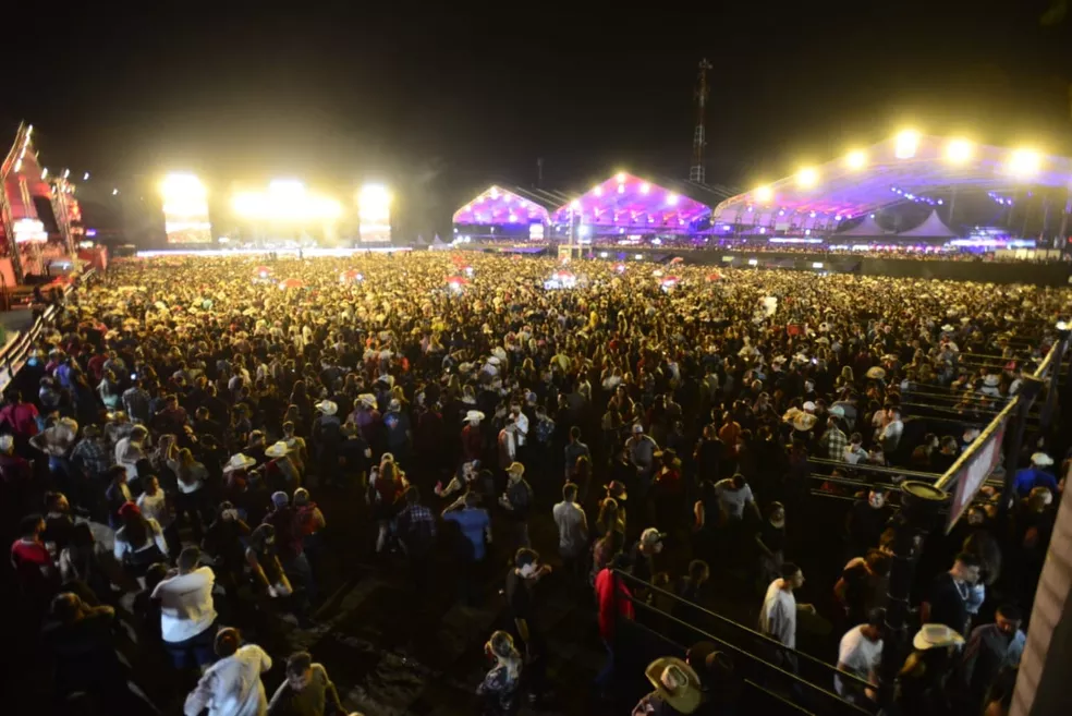 publico-rodeio-2 publico-rodeio-2