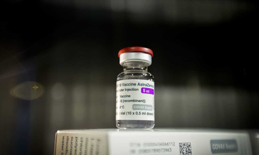 Vacina AstraZeneca Covax Suply (06.05.2021)
Foto: Breno Esaki/Agência Saúde DF