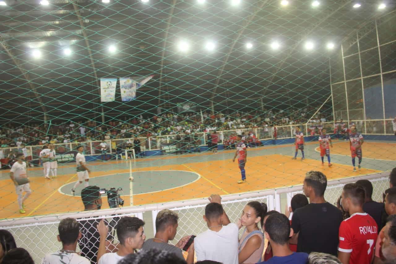 909D950D-7AAA-4319-972B-62F44A529BE6 909D950D-7AAA-4319-972B-62F44A529BE6