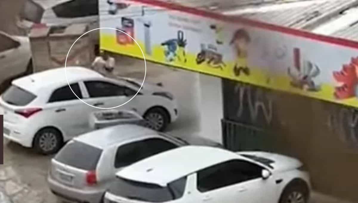 homem-quebra-caaro-com-pedra