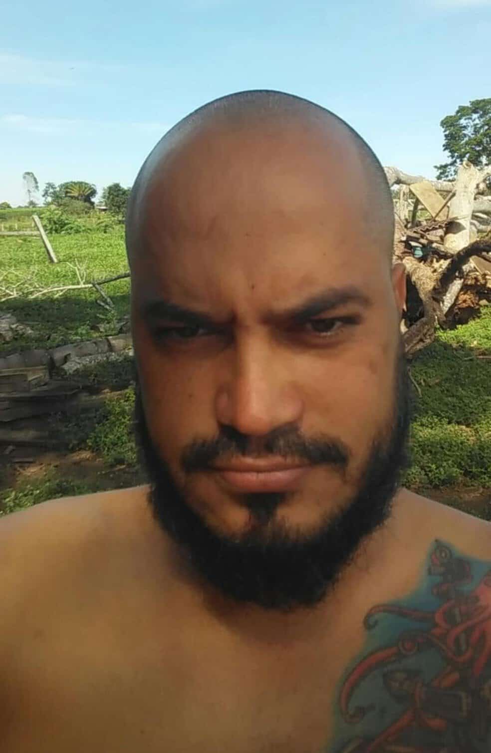 Suspeito de matar vizinho, Valdivino Junior Ferreira já é foragido da Justiça — Foto: PC-RO/Reprodução