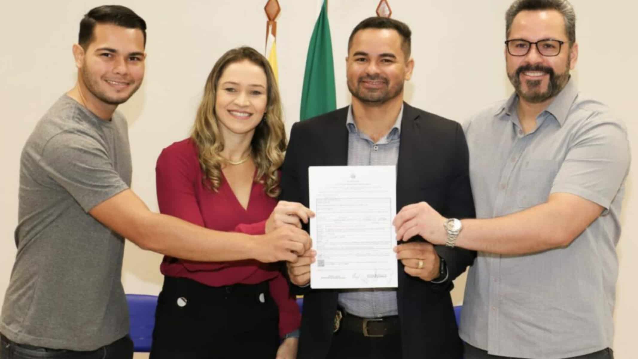 Picsart_22-03-23_14-25-38-994 Picsart_22-03-23_14-25-38-994