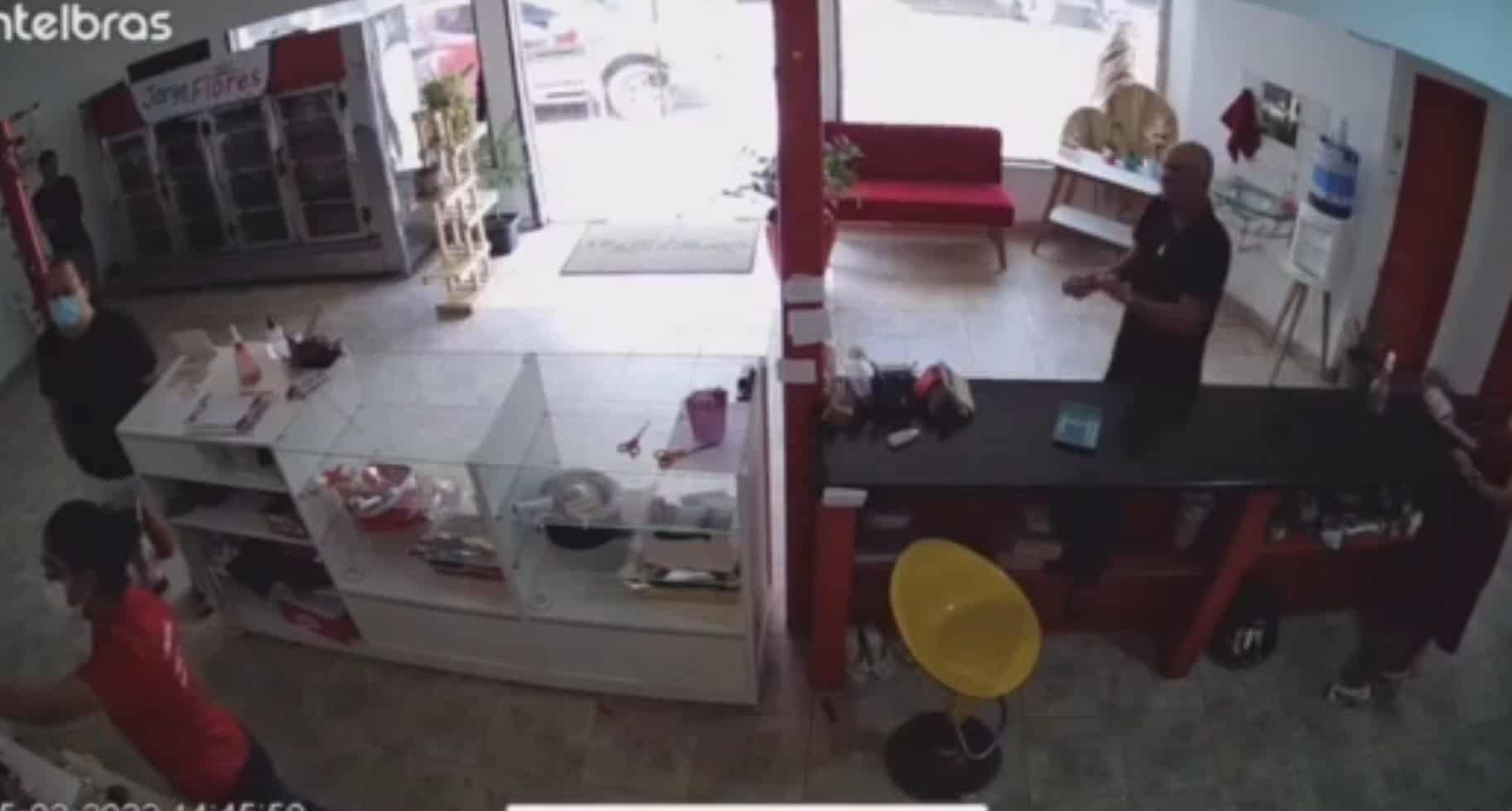 Picsart_22-04-11_18-35-03-274