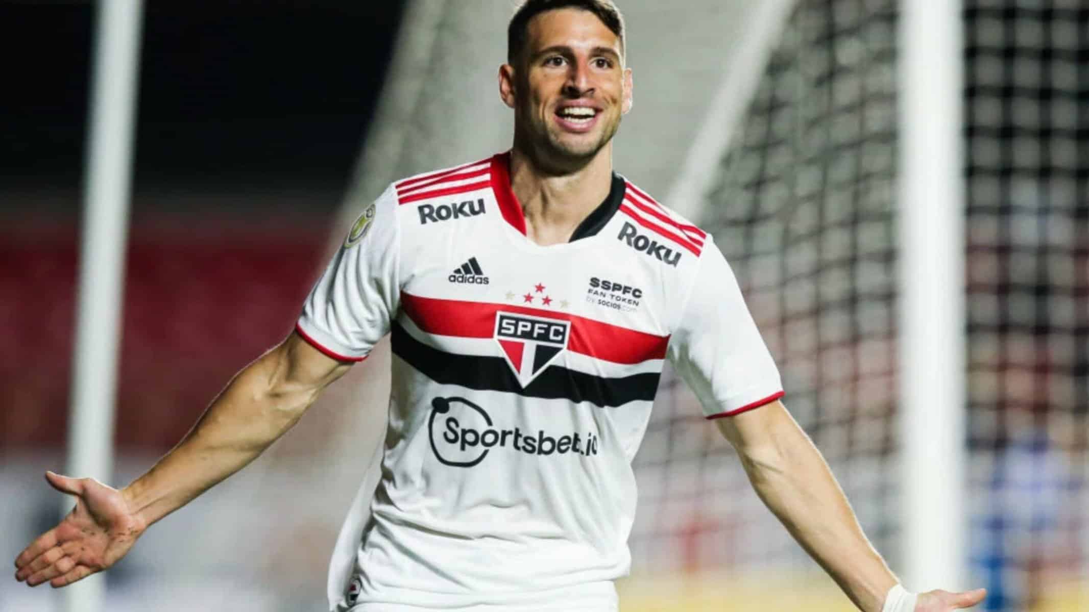 Picsart_22-04-13_15-36-56-425