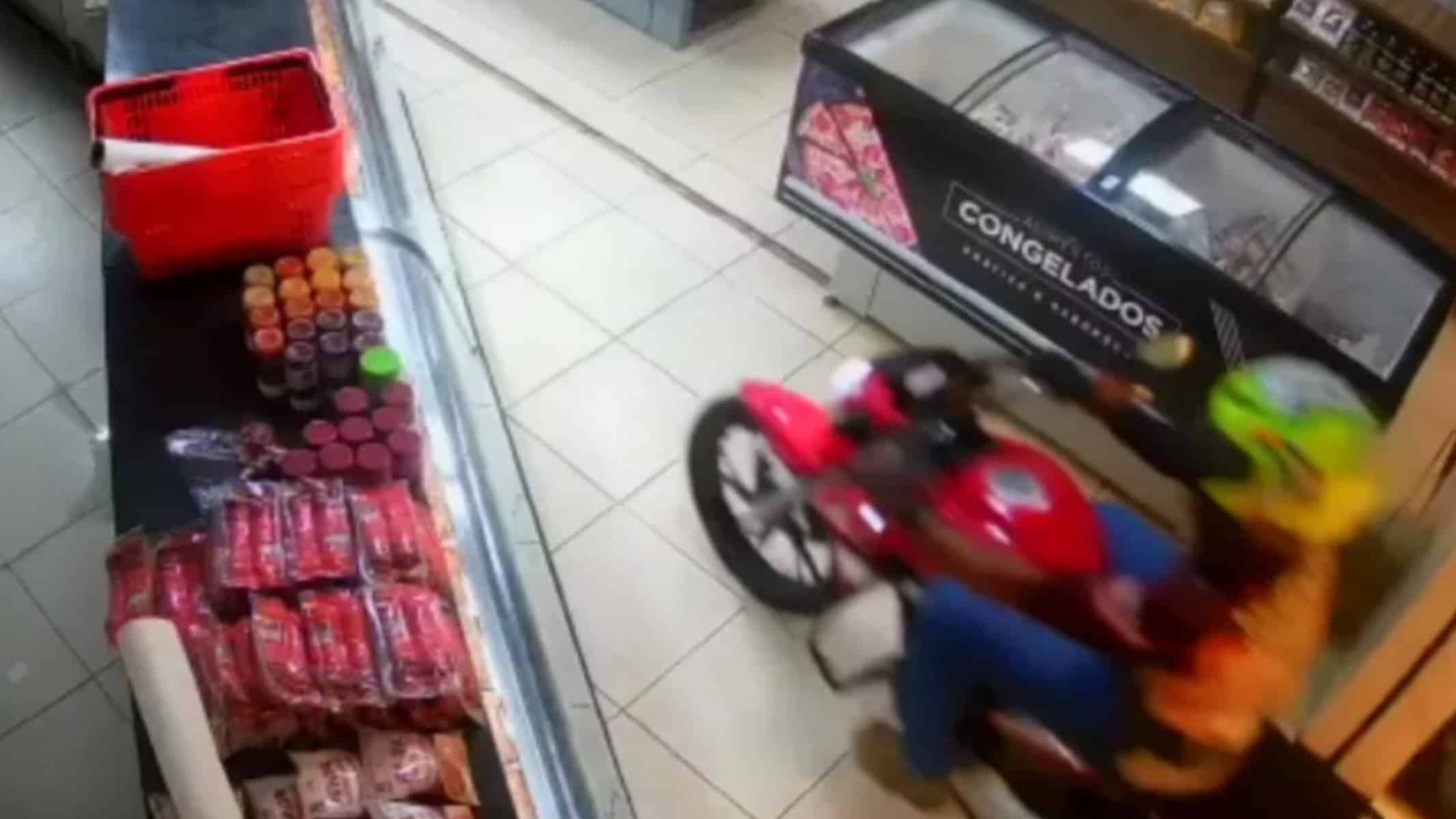 Picsart_22-04-29_00-26-18-385