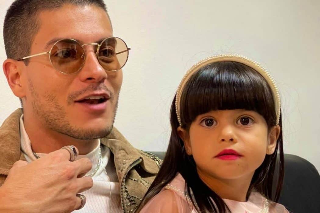 arthur-aguiar-filha-sofia-1050x700