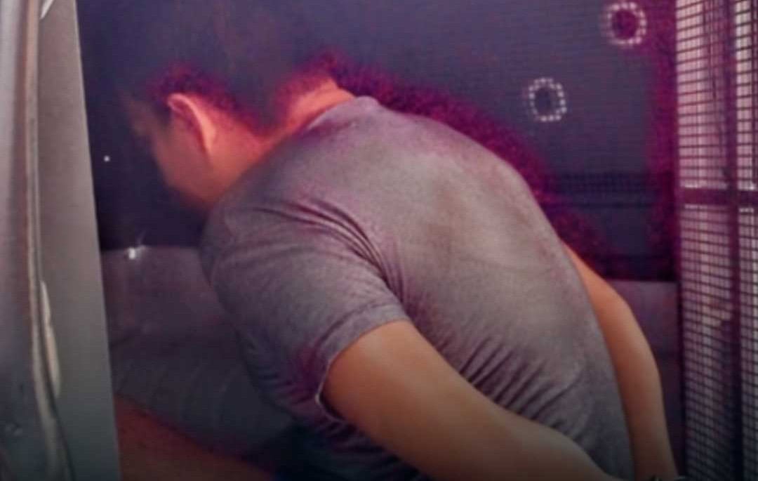 Mae-flagra-a-filha-de-10-anos-sendo-abusada-varias-vezes-pelo-padrasto-e-perdoar-o-estuprador-1_1 Mae-flagra-a-filha-de-10-anos-sendo-abusada-varias-vezes-pelo-padrasto-e-perdoar-o-estuprador-1_1