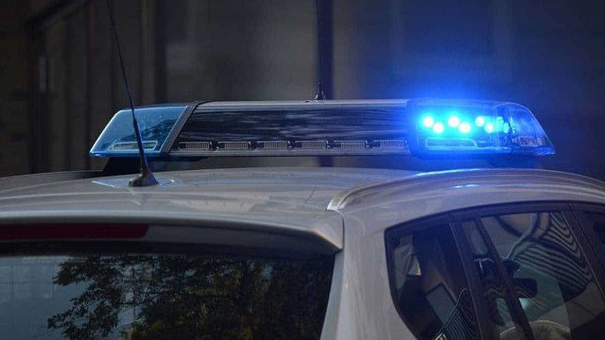 1EF621FA-B81C-4B40-AC6C-6C98232A6AEA