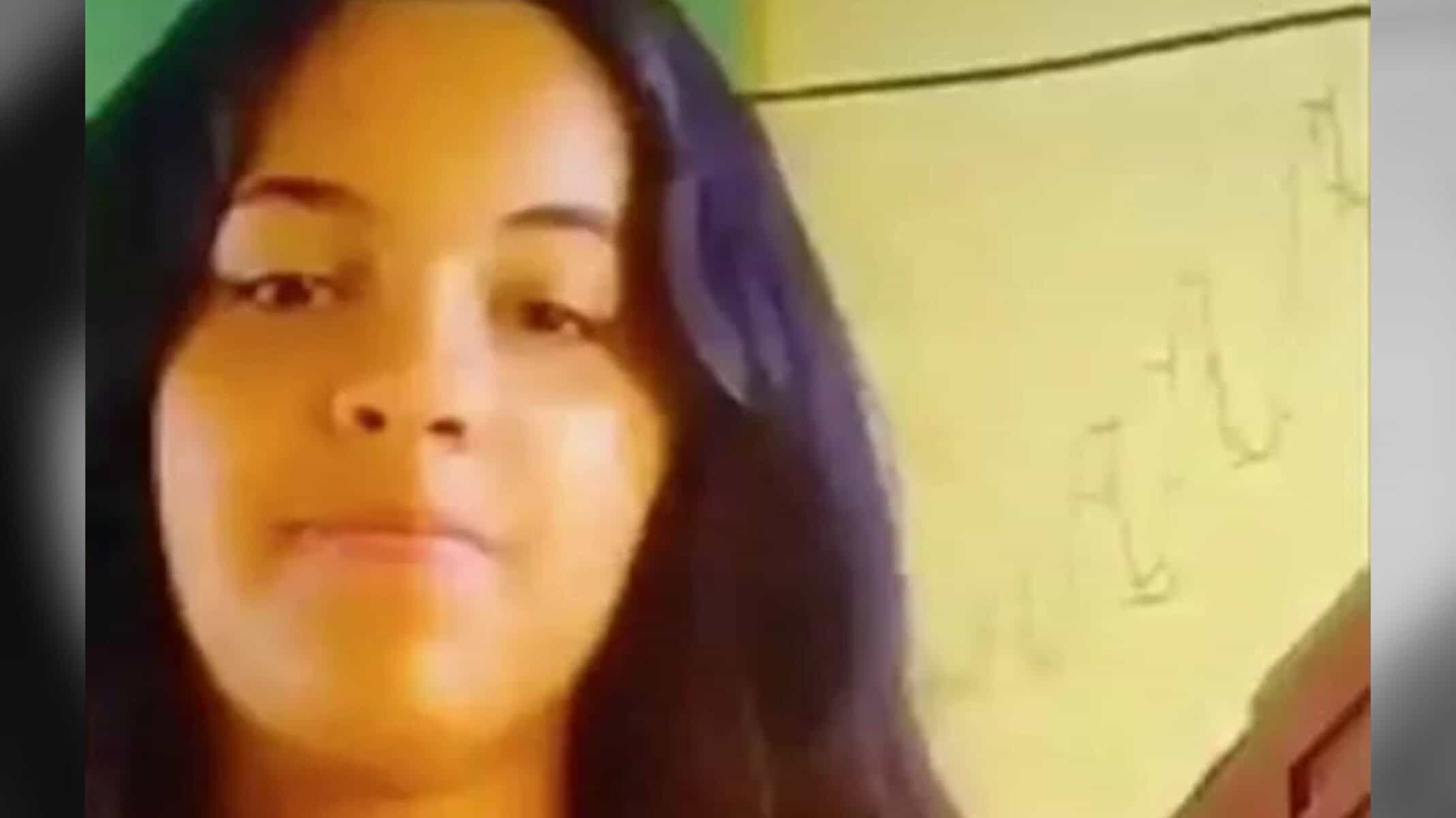 776F8F5A-8CC8-4CBB-A3A4-C426A75A7F8E 776F8F5A-8CC8-4CBB-A3A4-C426A75A7F8E