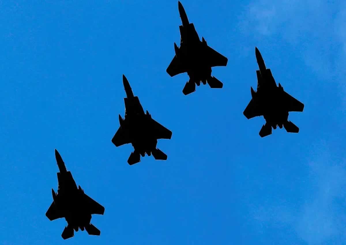 07 Jatos F-15 norte-americanos
REUTERS/Mike Segar