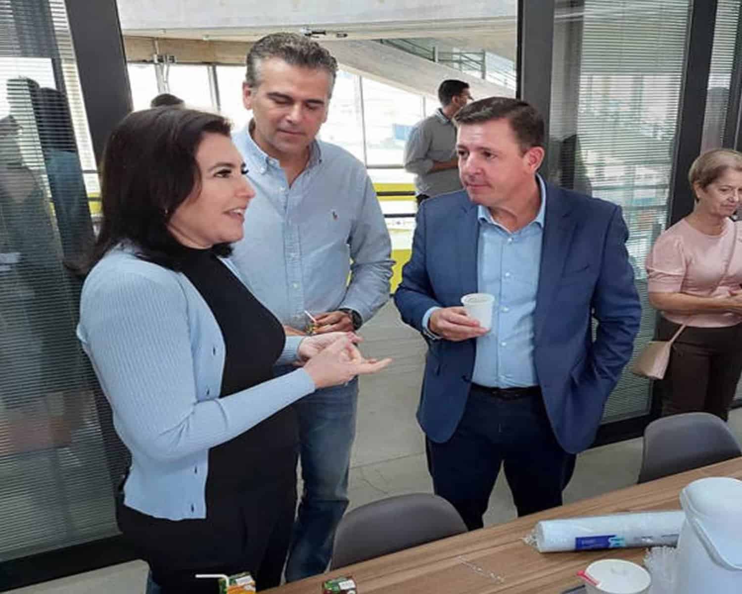 Simone Tebet e Orlando Morando durante encontro em São Bernardo do Campo Foto: Pedro Venceslau/ESTADÃO