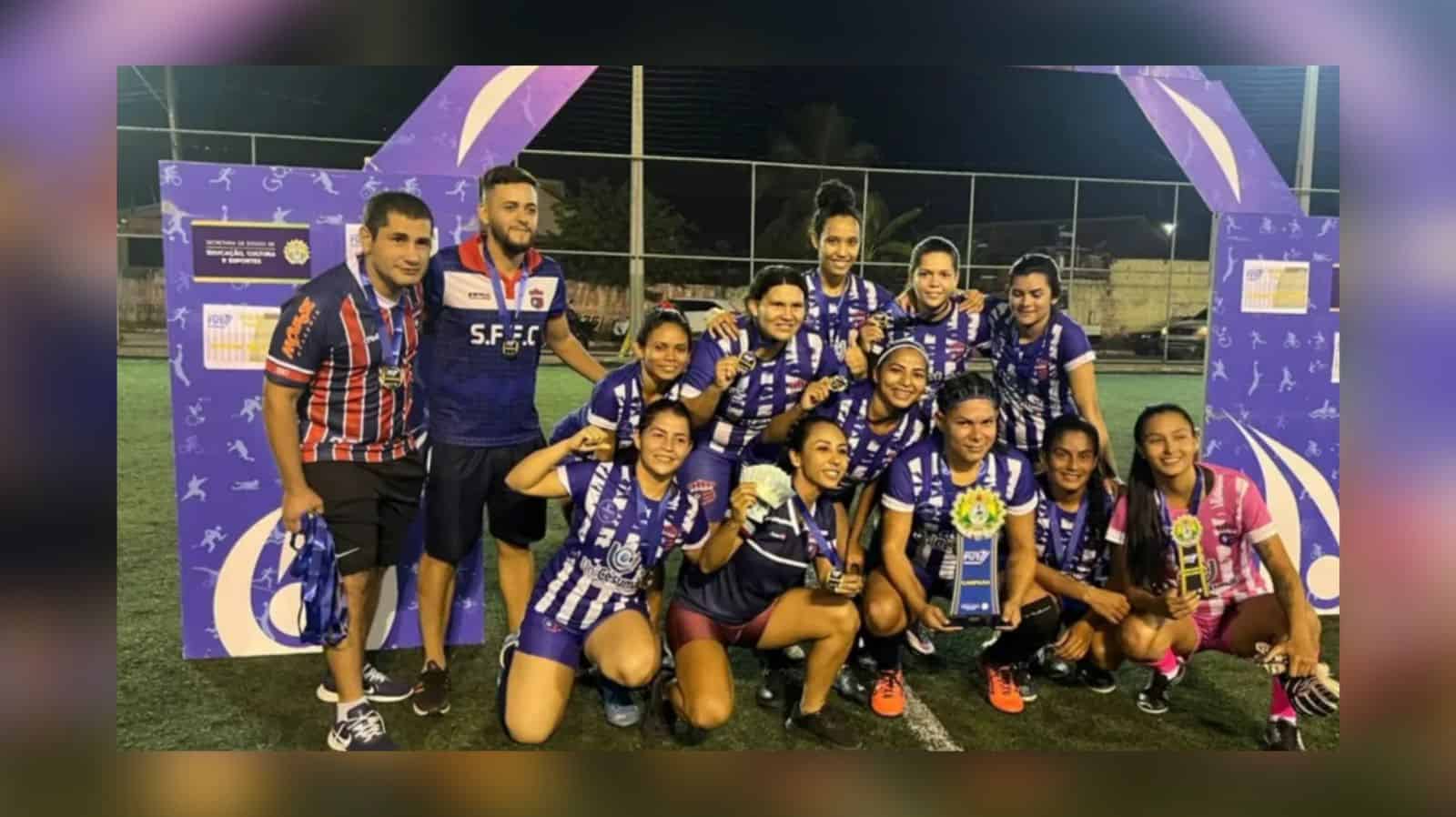 IMG-20220722-WA0131 Jogadoras do São Francisco comemoram o título do Campeonato Acreano Feminino de Fut7. Foto/Arquivo Pessoal Marcelo Fontenele
ESPORTE