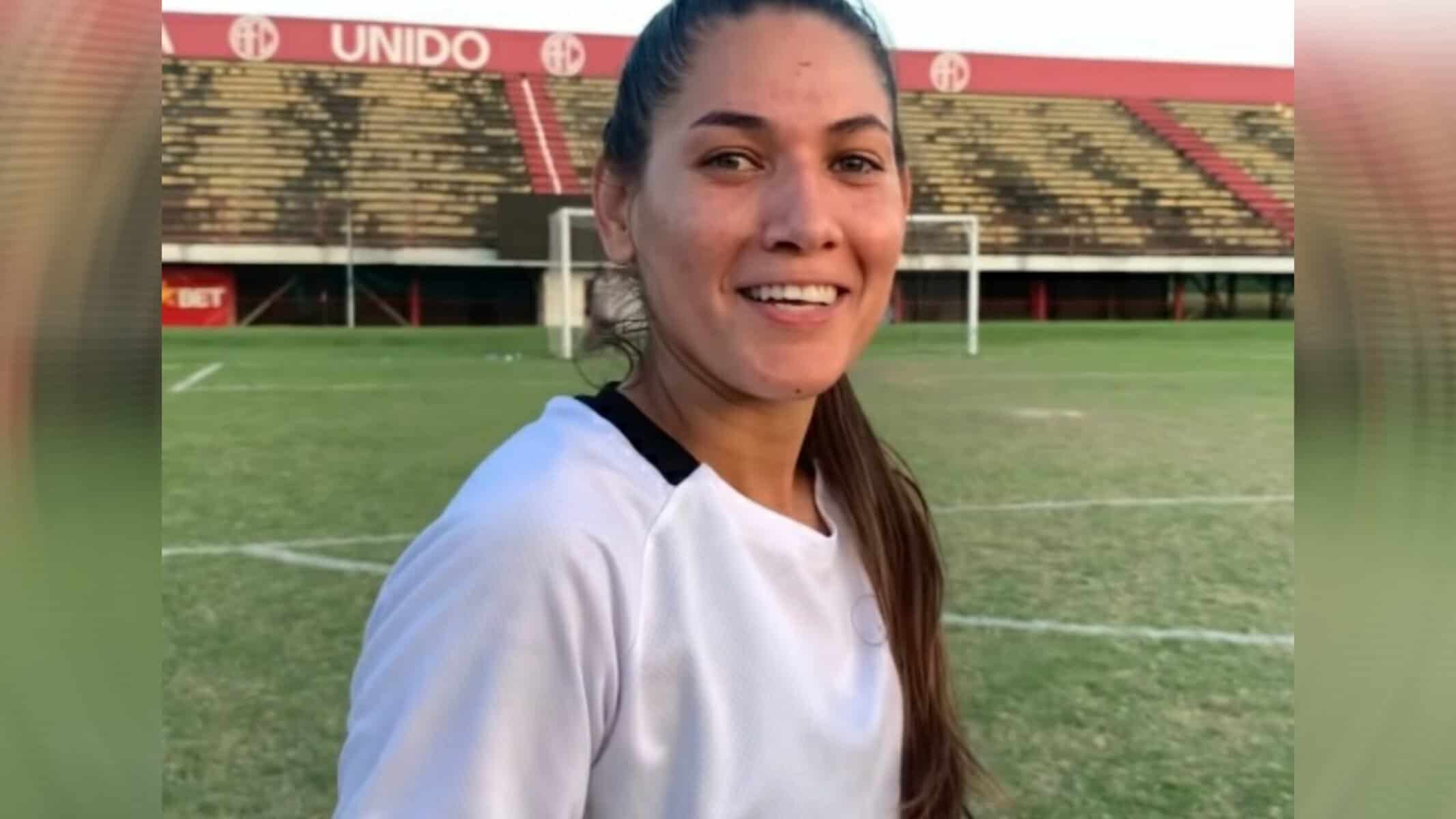 Picsart_22-07-23_17-06-25-689 Valéria Paula comemorou a estreia com gol no Botafogo