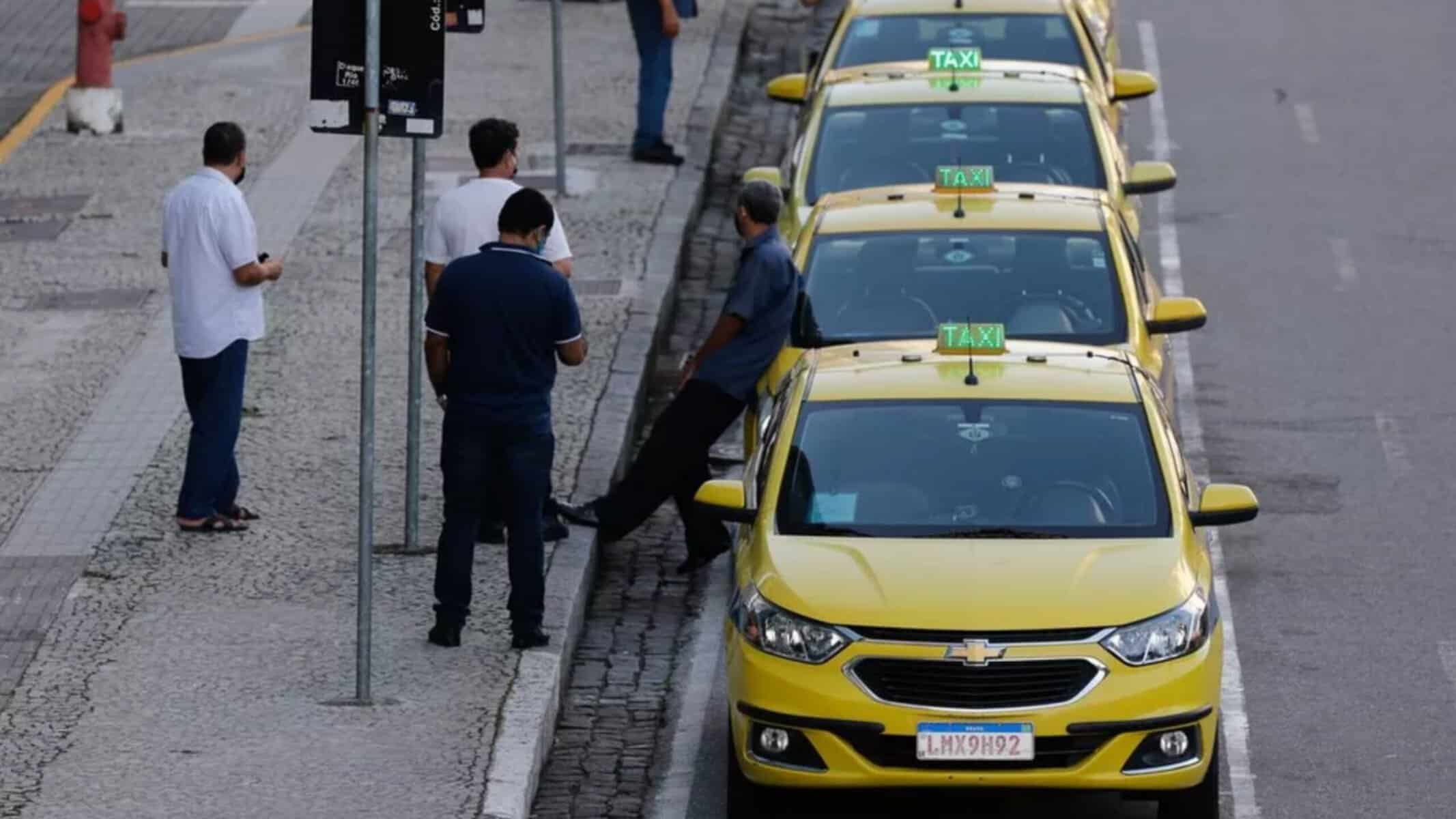 Picsart_22-07-25_15-46-43-268 Taxistas — Foto: Fernando Frazão/Agência Brasil