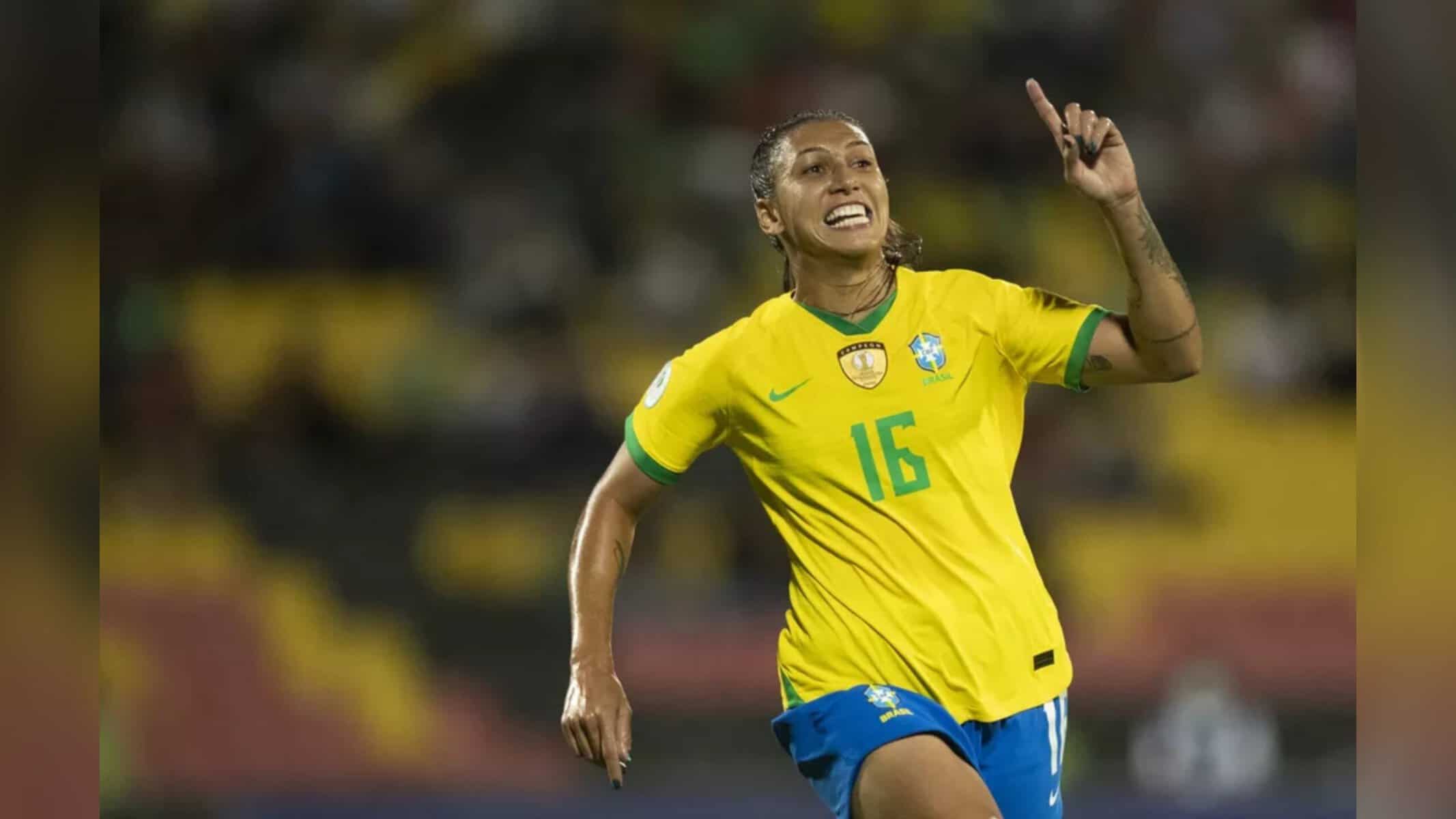 Picsart_22-07-26_22-08-41-925 Bia Zaneratto comemora um dos gols da vitória sobre o Paraguai — Foto: Thais Magalhães/CBF