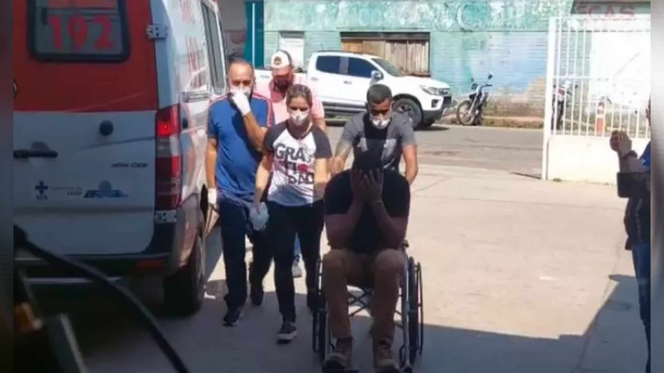 Picsart_22-07-28_18-10-56-088 Motorista de van que sobreviveu a acidente que matou 5 no AC é afastado de cargo no governo — Foto: Reprodução