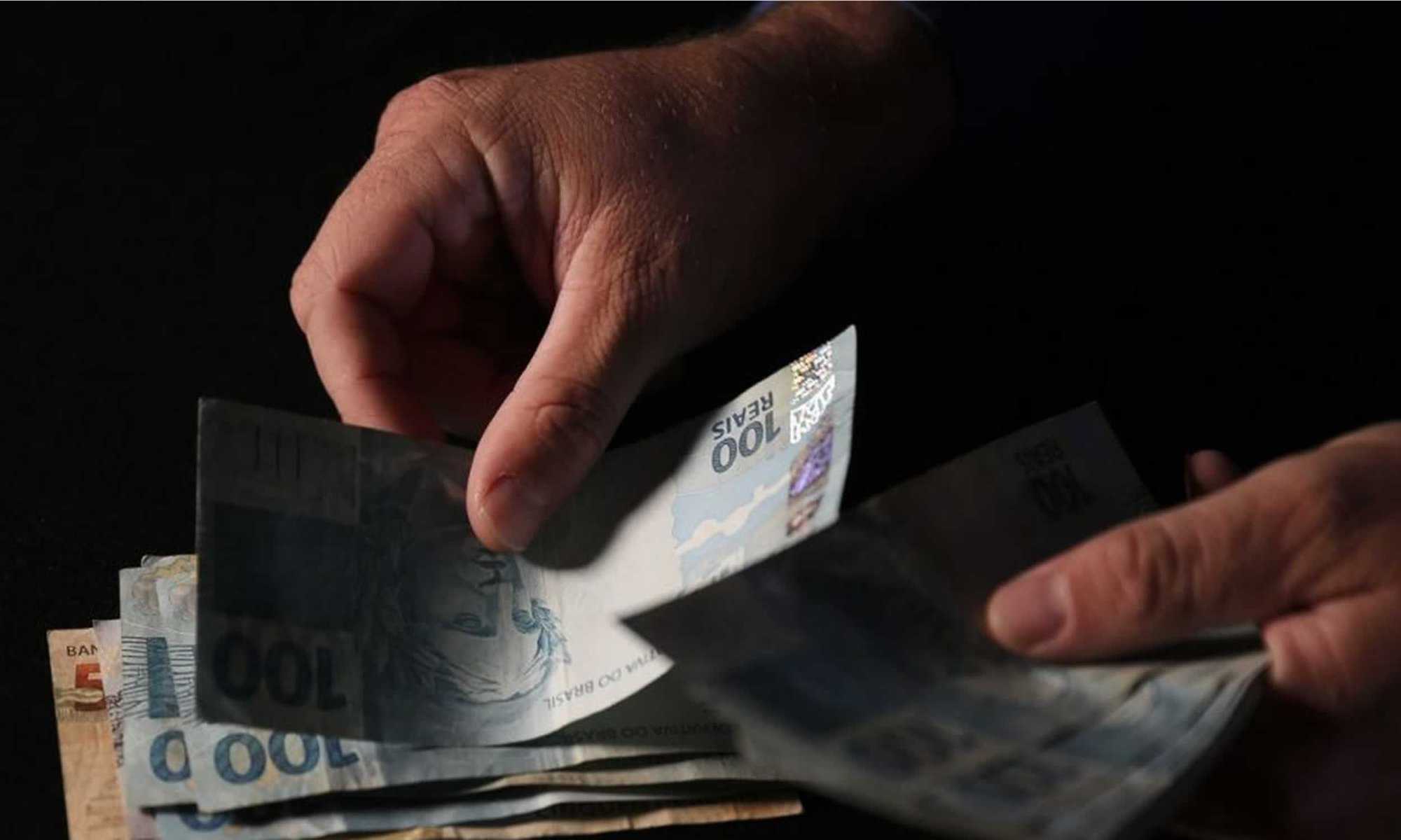 02 Podem receber os benefícios extras as famílias com renda per capita até R$ 100, consideradas em situação de extrema pobreza, e até R$ 200, em condição de pobreza. Foto: reprodução