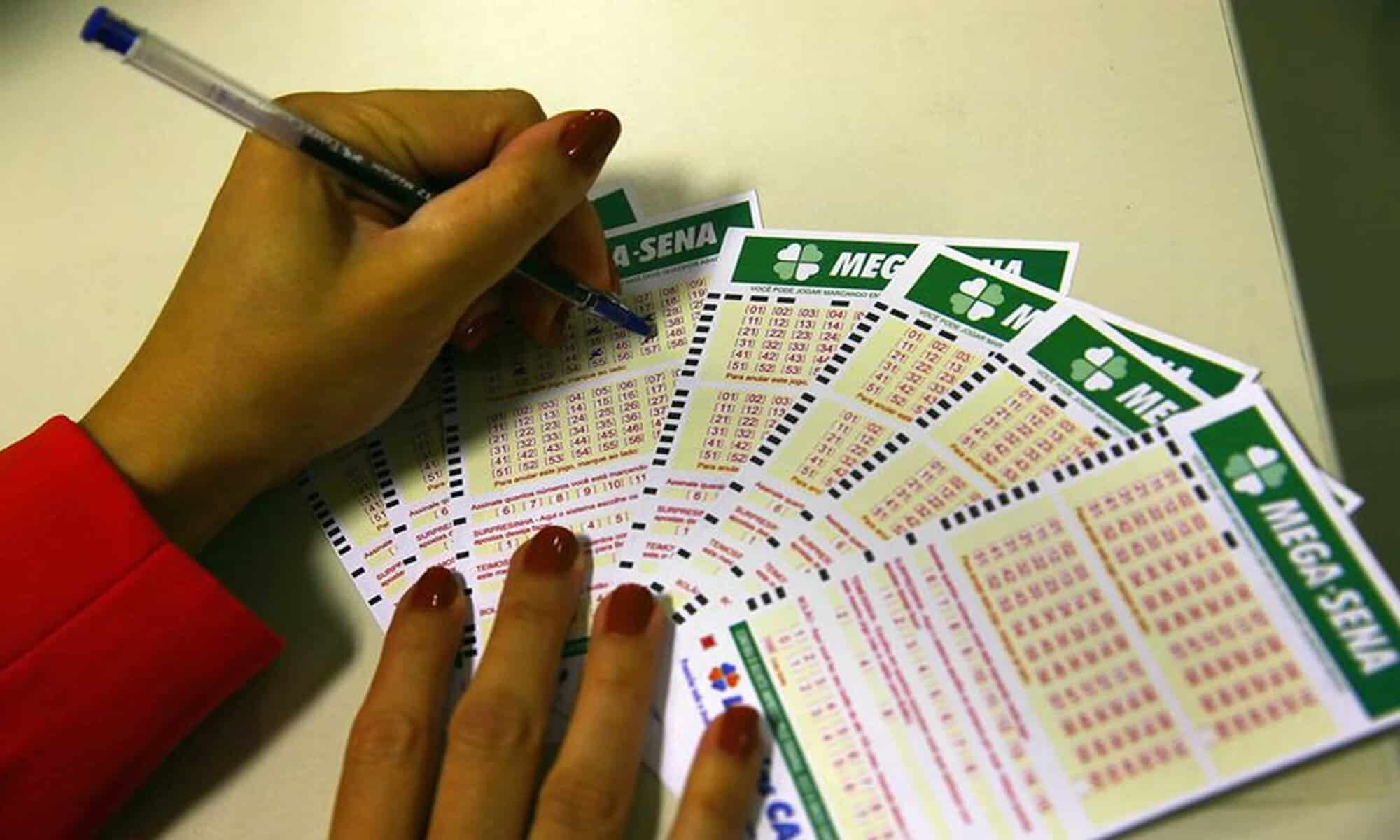 03 A aposta mínima, com seis dezenas marcadas, custa R$ 4,50. Foto: reprodução