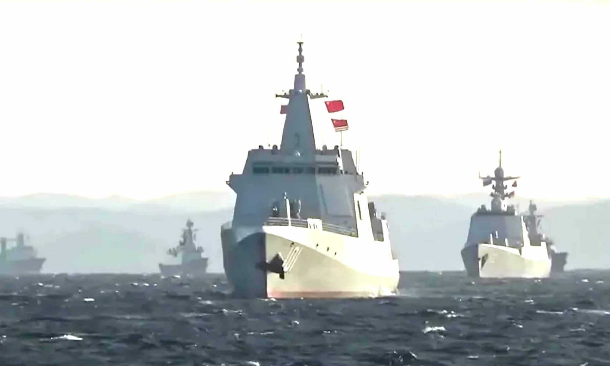 04 Navios chineses realizam exercícios militares próximos a Taiwan, em maio de 2022
Reuters