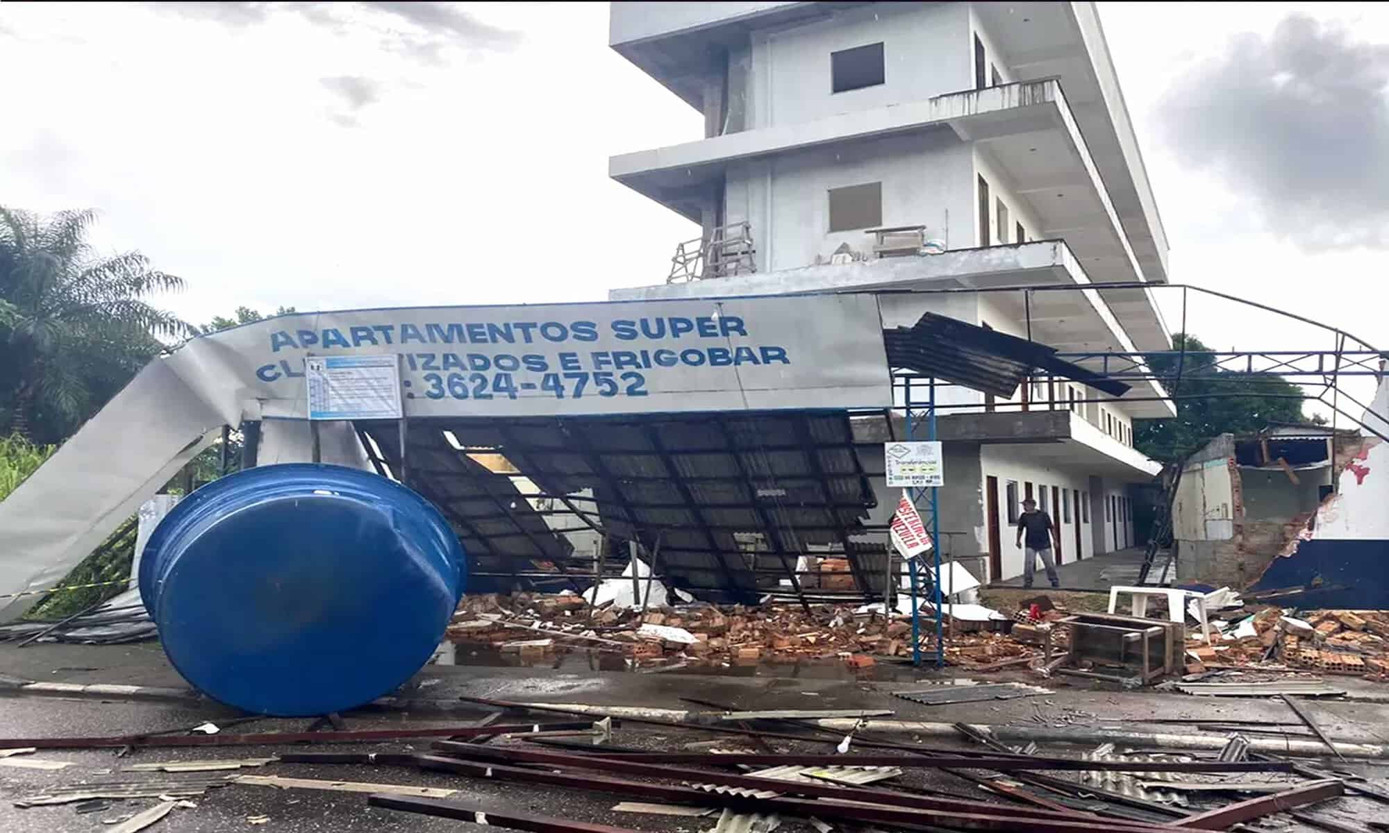 06 Hotel fica localizado próximo à rodoviária — Foto: Caíque Rodrigues/g1 RR