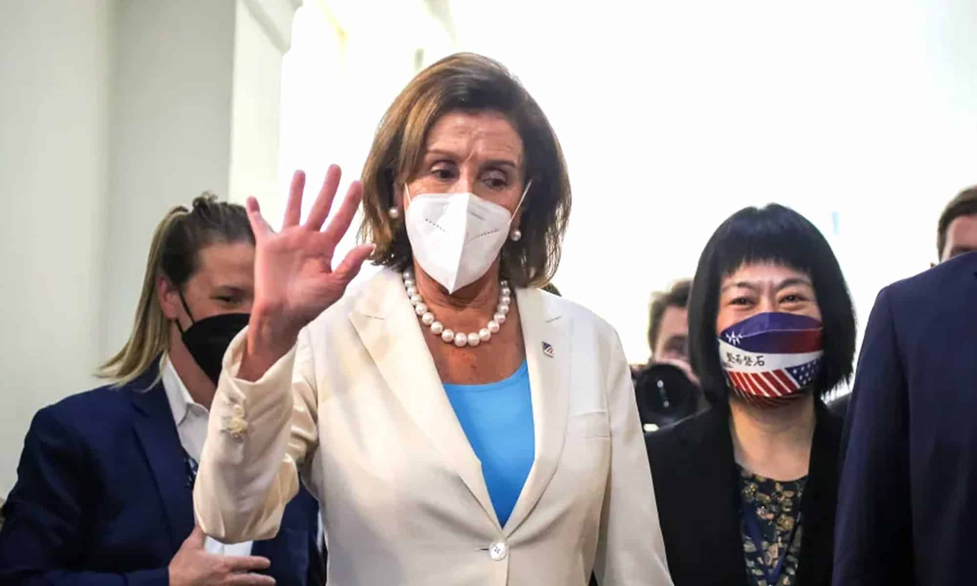 Nancy Pelosi deixa o Parlamento de Taiwan, nesta quarta (3).
Getty Images