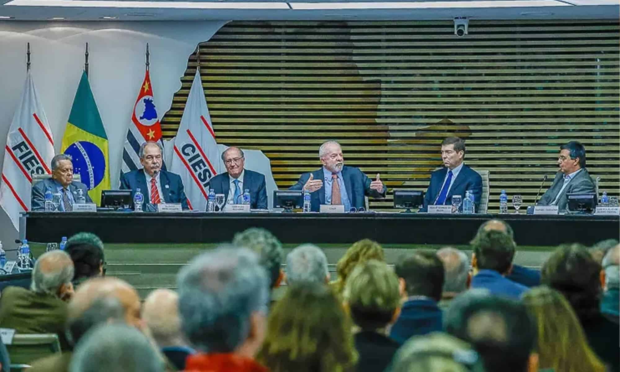 06 Segundo pessoas ligadas ao trio, o cenário atual é preocupante e todos os esforços precisam ser feitos para proteger os presidenciáveis na campanha. Foto: reprodução