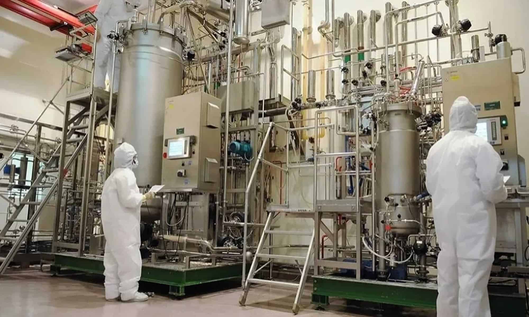 Bernardo Portella e Peter Ilicciev / Divulgação Bio-Manguinhos - Fiocruz
Instalações da fábrica de vacinas da Fiocruz, Bio-manguinhos, no Rio de Janeiro.