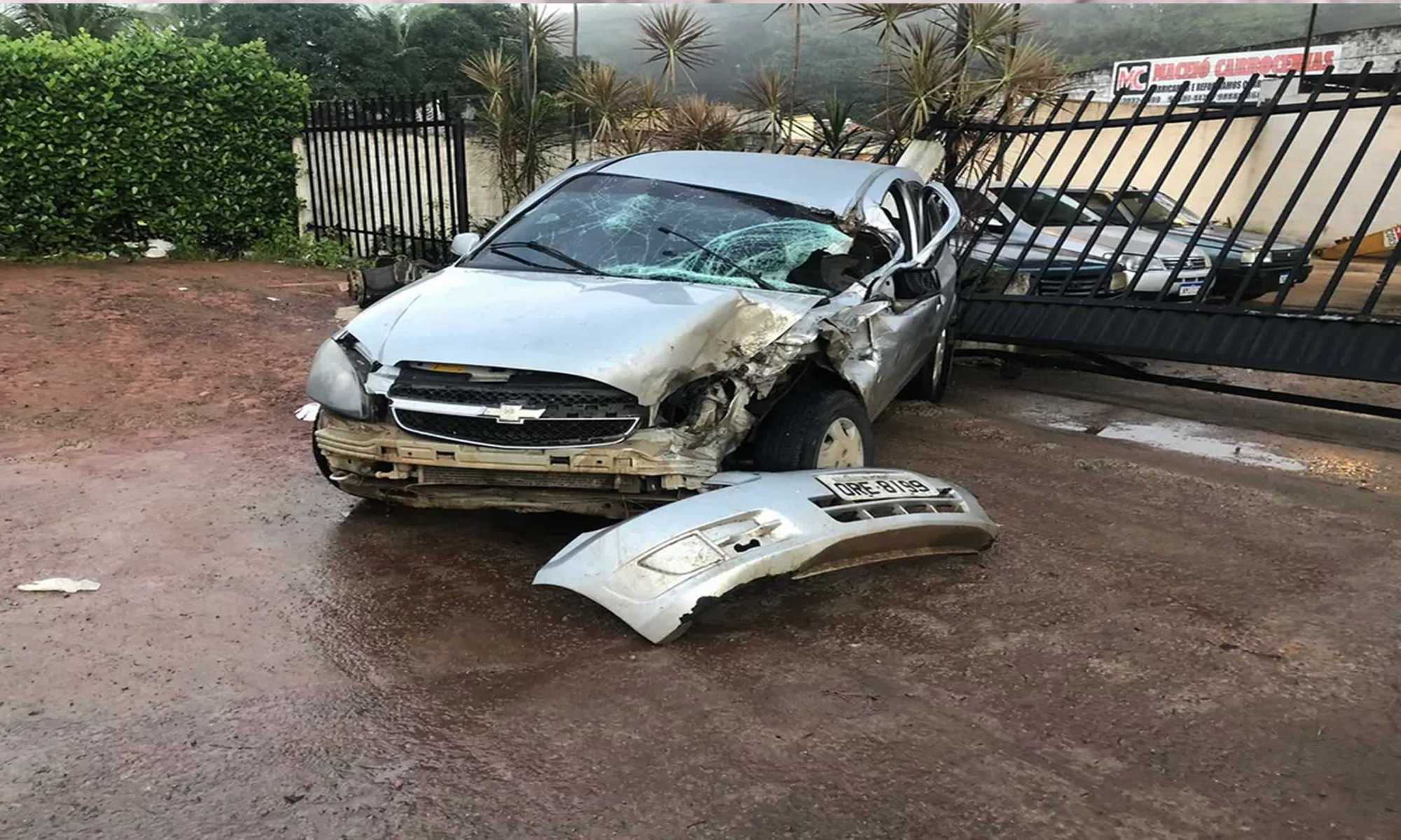PRF afirma que carro não pertence a motorista que teria causado acidente — Foto: Nick Marone/TV Gazeta