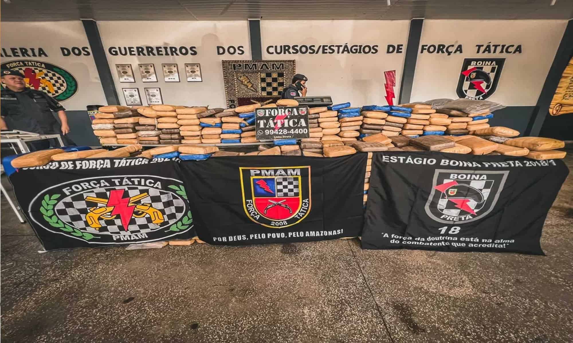 Carga de maconha apreendida pela Força Tática em Manaus. — Foto: Divulgação/PM-AM