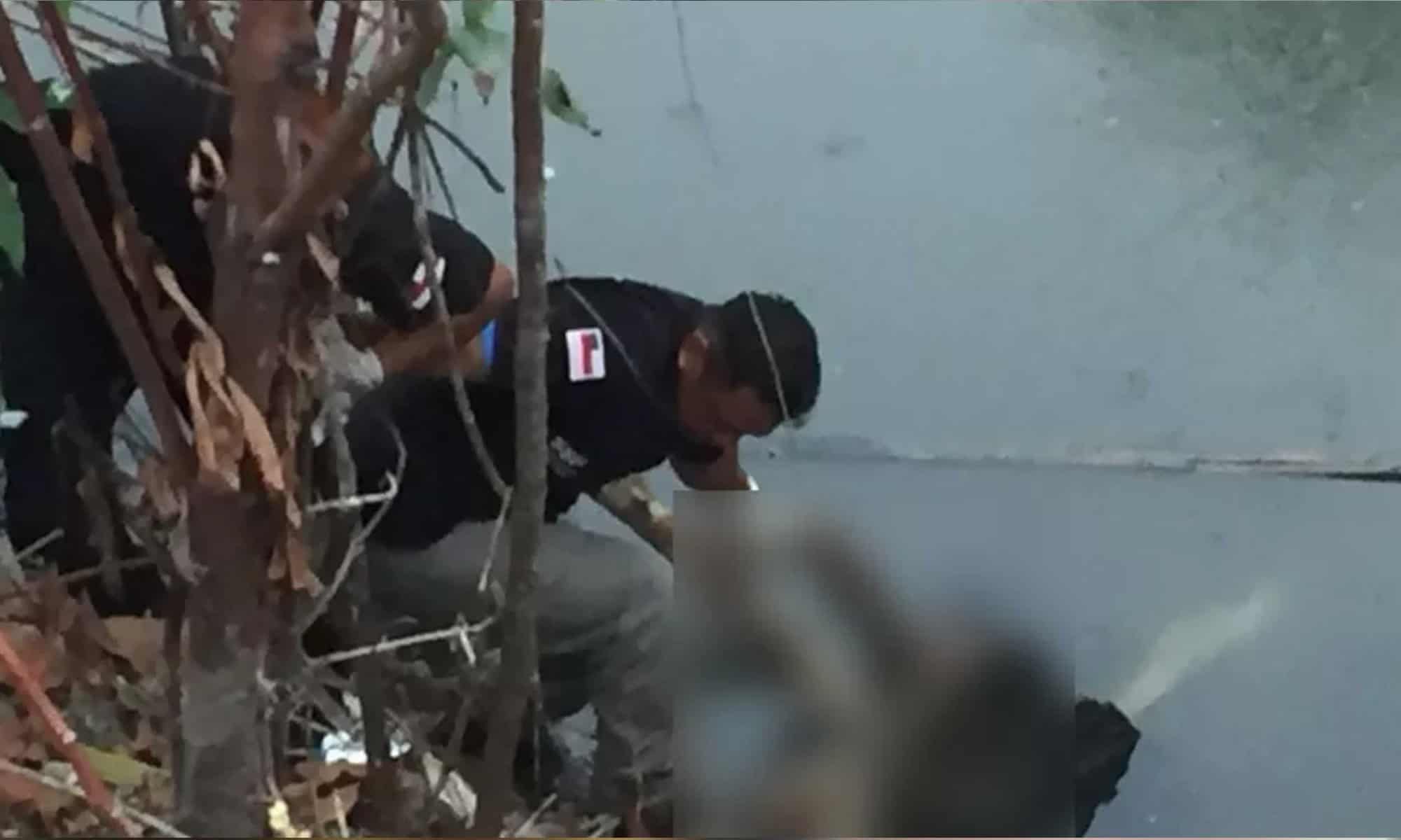 21 Corpo foi achado boiando em igarapé em Manaus — Foto: Leandro Guedes/Rede Amazônica