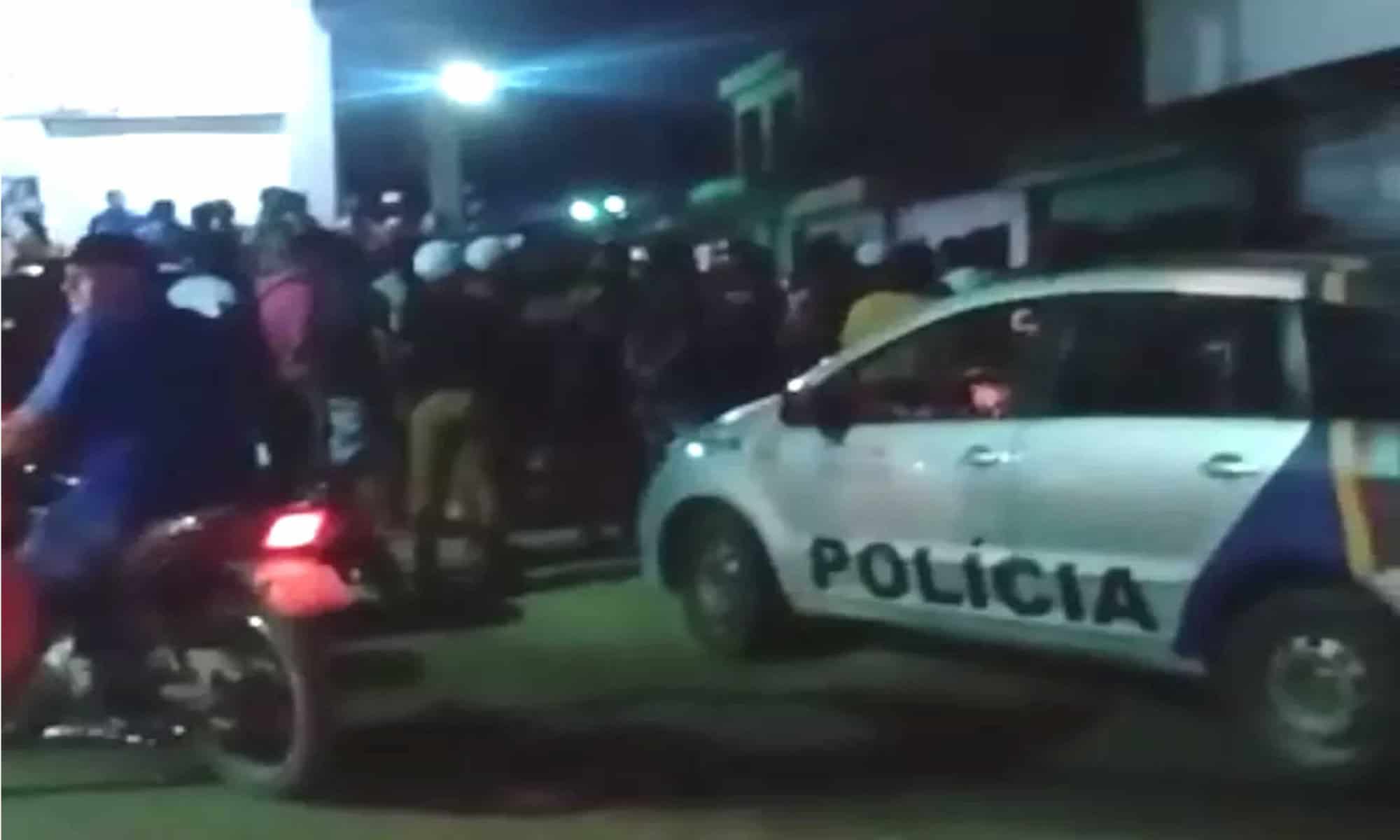 25 Imagens enviadas para o WhatsApp da TV Globo mostram a movimentação no local onde ocorreu o crime — Foto: Reprodução/WhatsApp