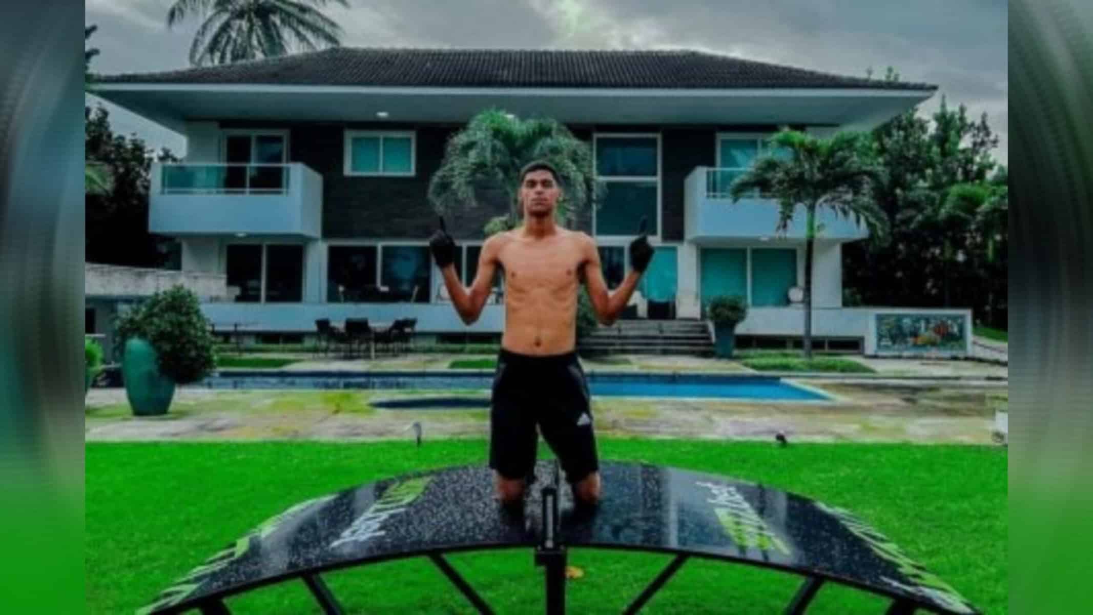 Picsart_22-08-01_17-15-23-871 Foto reprodução