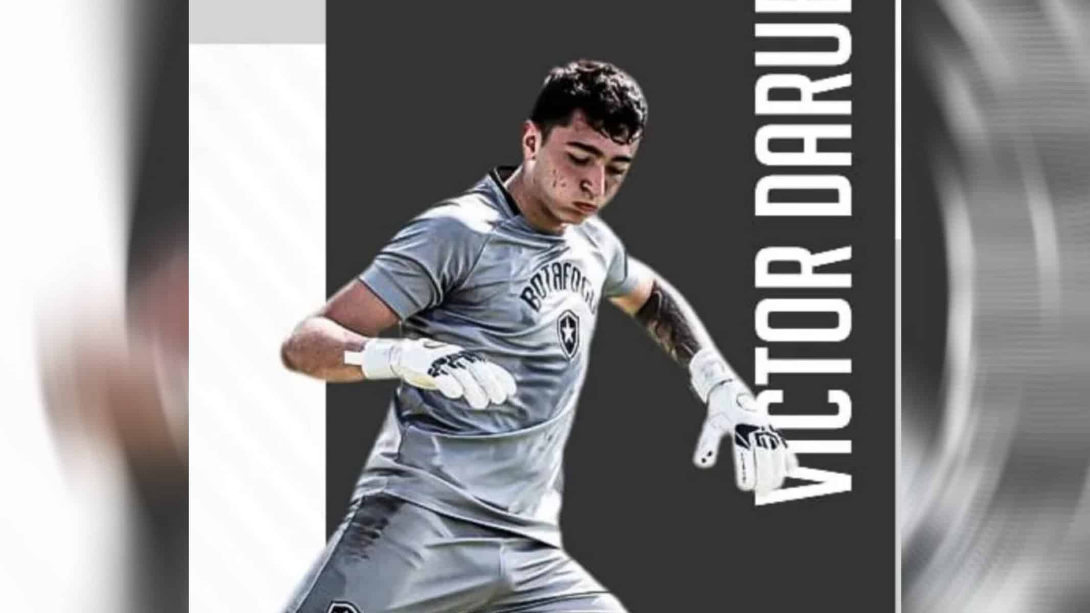 Picsart_22-08-10_19-17-03-221 Victor Darub tem apenas 17 anos e chegou ao Botafogo na temporada passada. Foto/Acervo Pessoal Victor Darub