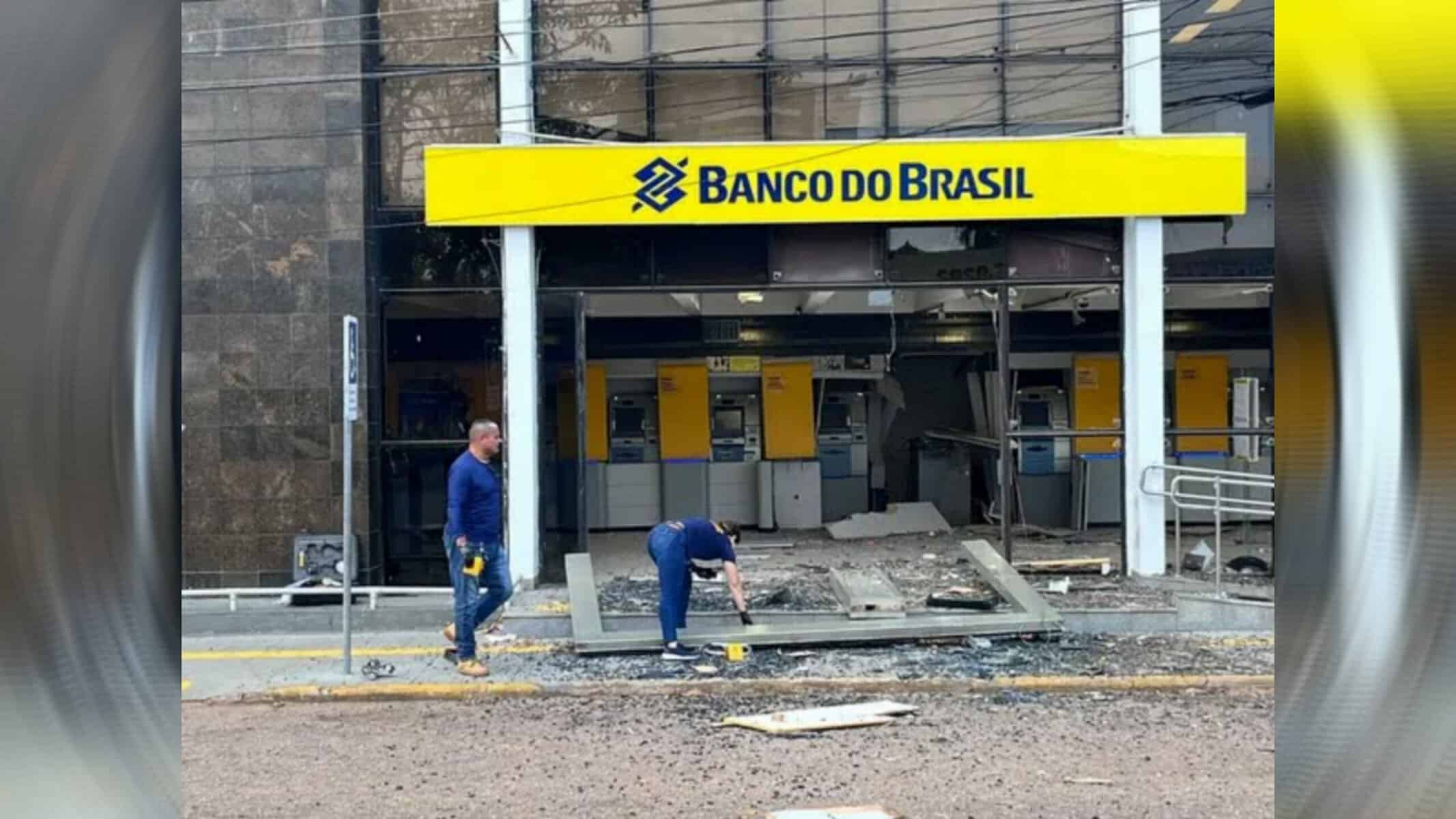 Picsart_22-08-10_21-00-13-969 Agência do Banco do Brasil é atacada por criminosos armados com dinamite em Porto Velho — Foto: Thiago Bastchen/Rede Amazônica