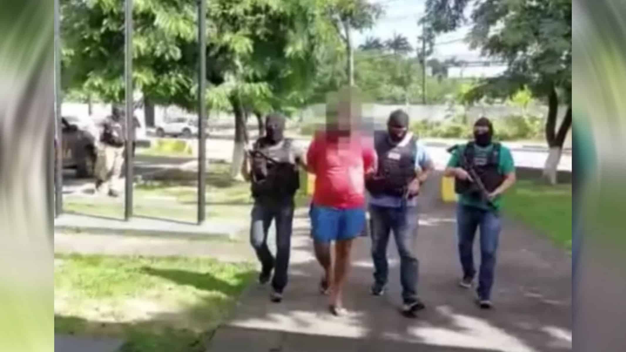 Picsart_22-08-10_21-34-55-333 Um médico ginecologista, não identificado pela polícia, foi preso sob suspeita de ter abusado sexualmente de mais de 14 mulheres em SP e PE
Imagem: Divulgação/Polícia Civil