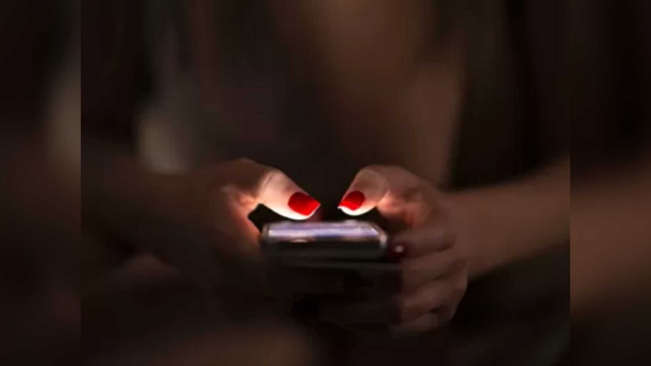 Pasta escondida levou a mulher a descobrir a infidelidade
Imagem: ljubaphoto/Getty Images/iStockphoto