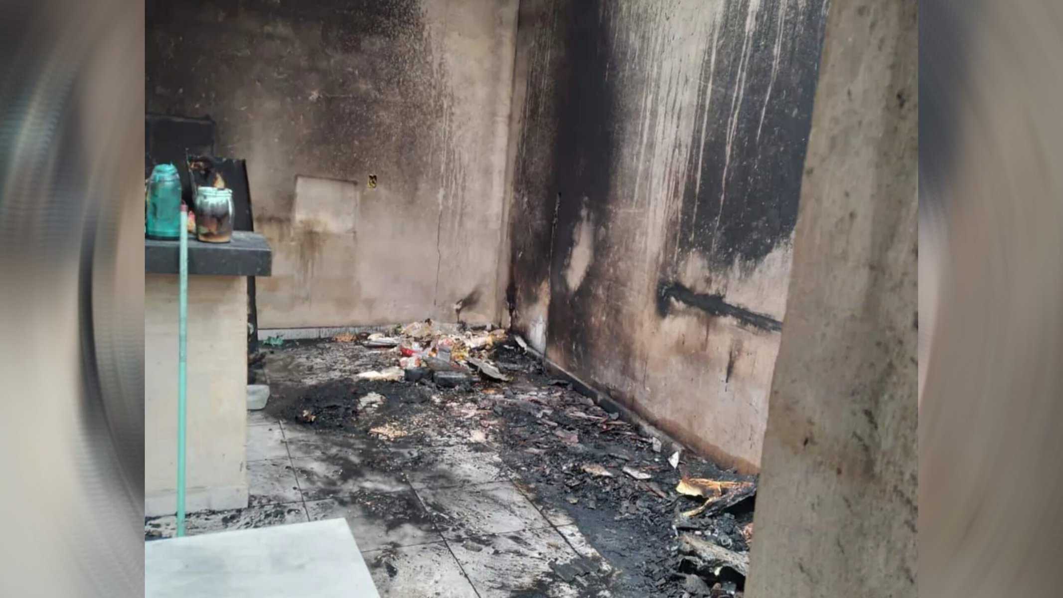 Picsart_22-08-22_18-47-00-593 Chamas consumiram todos os móveis da casa. — Foto: Arquivo pessoal