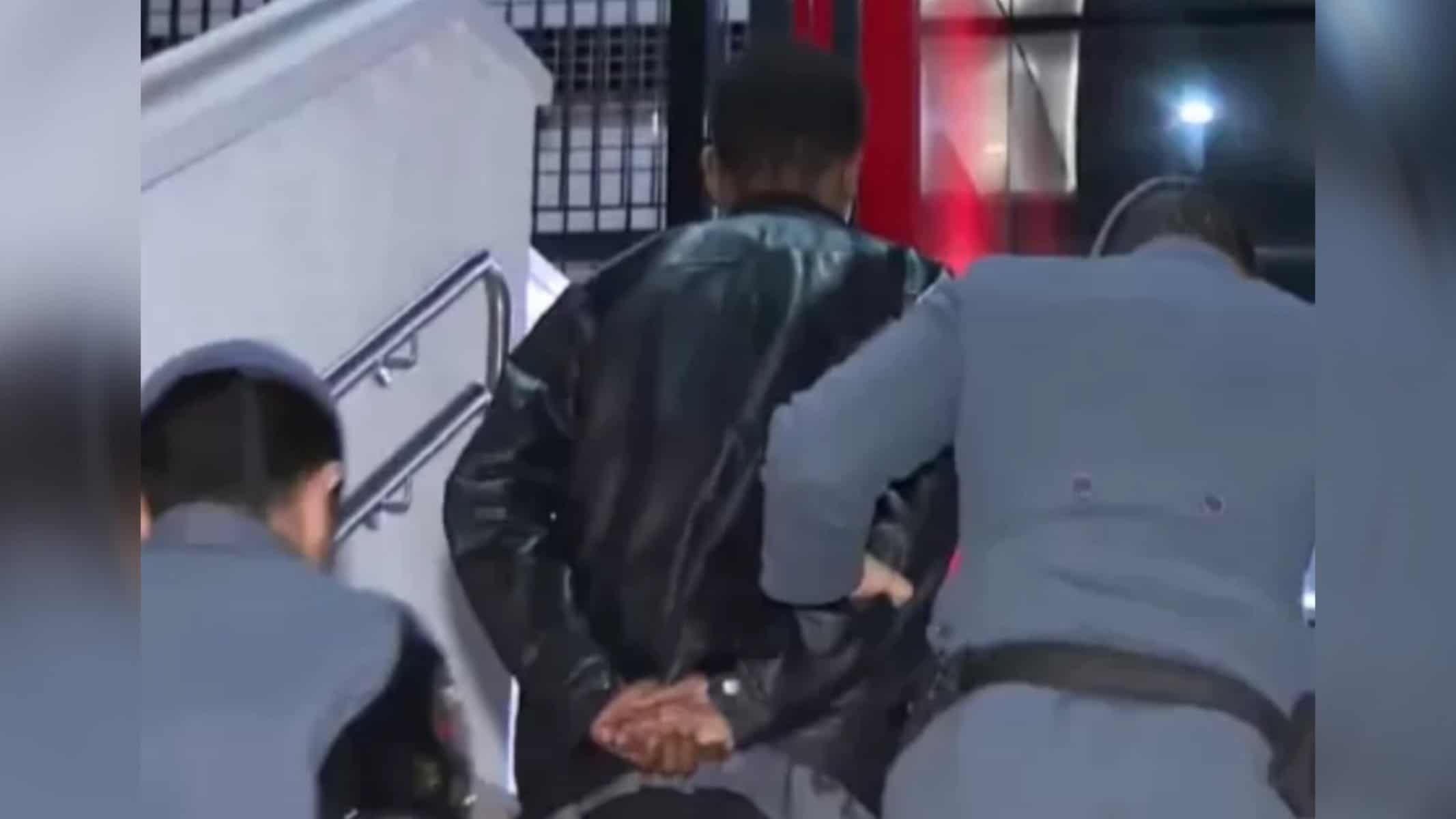 Homem flertou com vítima antes de roubá-la
Imagem: Reprodução/TV Record